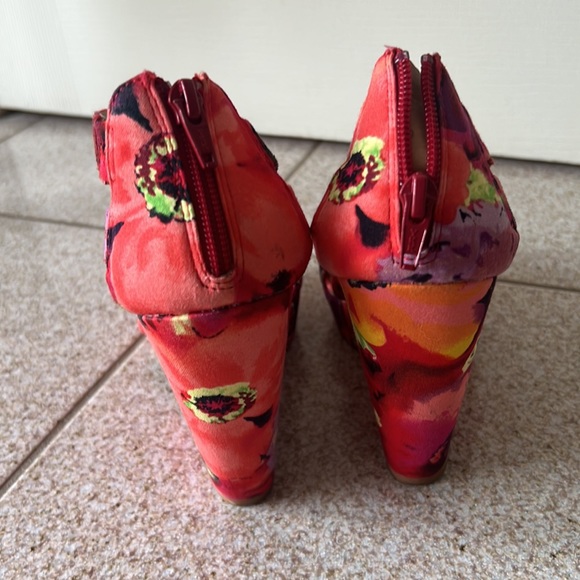 Floral platform heels - Picture 5 of 5